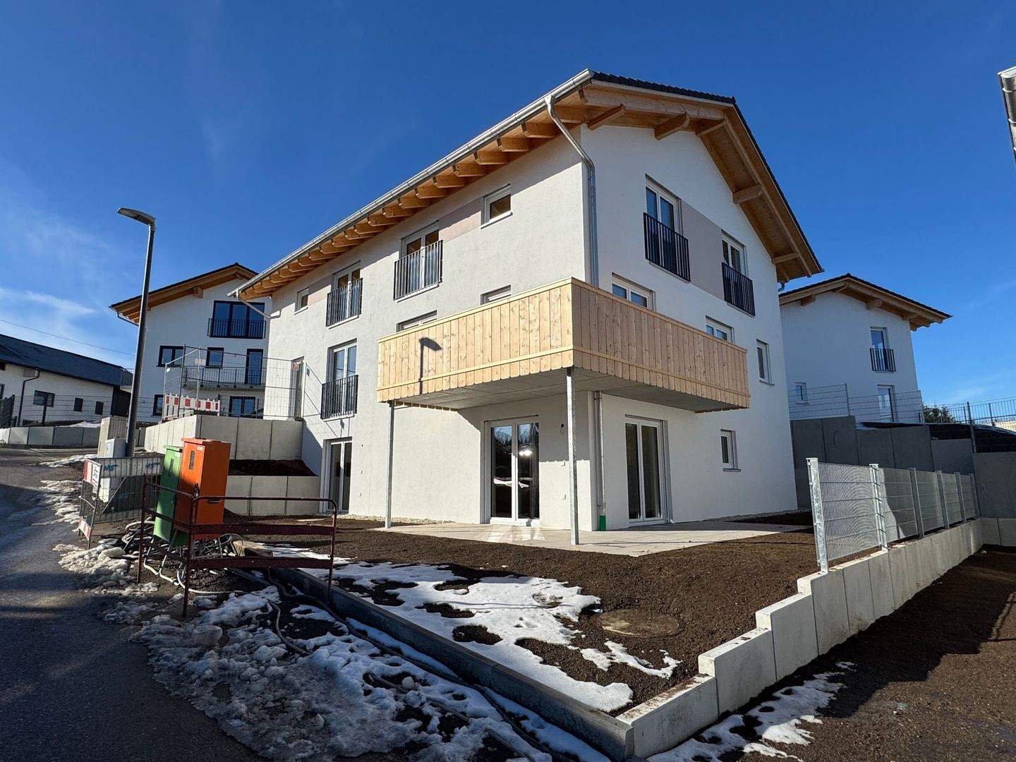 hausansicht 1 - Attraktive Doppelhaushälfte in ruhiger Lage mit Bergblick