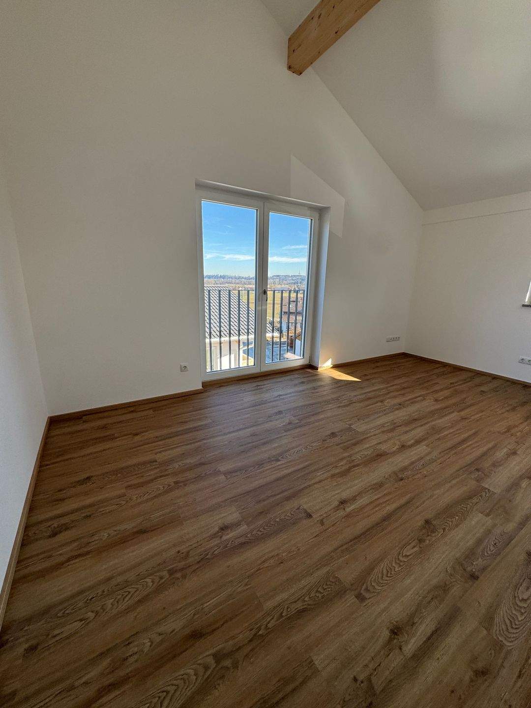 schlafzimmer 1 - Attraktive Doppelhaushälfte in ruhiger Lage mit Bergblick