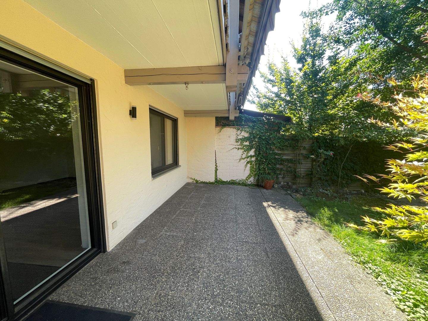 bild - Familienglück in Kolbermoor: Doppelhaushälfte mit Garten, Garage und viel Wohnkomfort