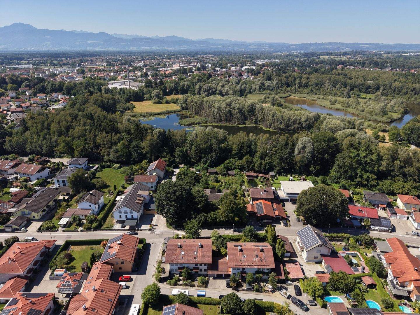bild - Familienglück in Kolbermoor: Doppelhaushälfte mit Garten, Garage und viel Wohnkomfort