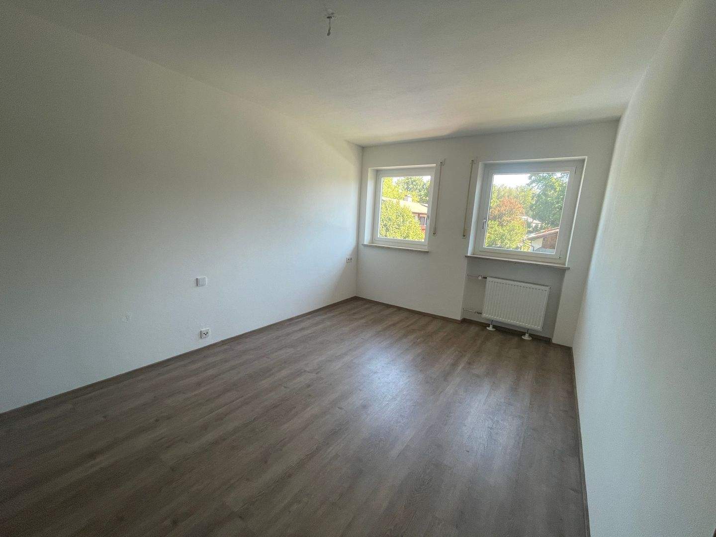 bild - Familienglück in Kolbermoor: Doppelhaushälfte mit Garten, Garage und viel Wohnkomfort