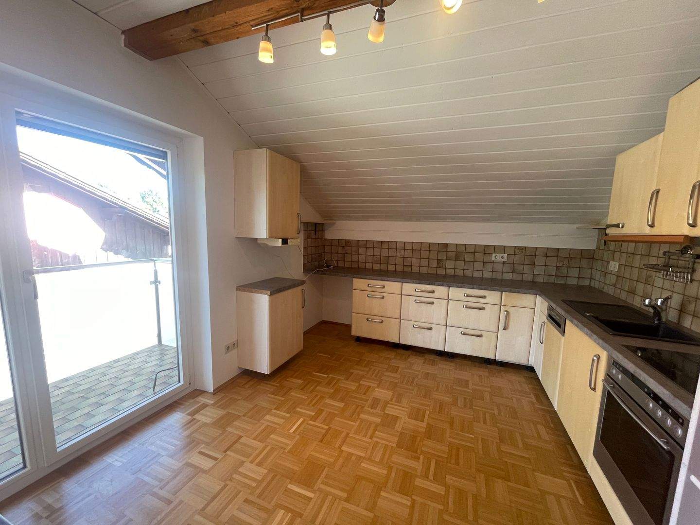 bild - Familienglück in Kolbermoor: Doppelhaushälfte mit Garten, Garage und viel Wohnkomfort