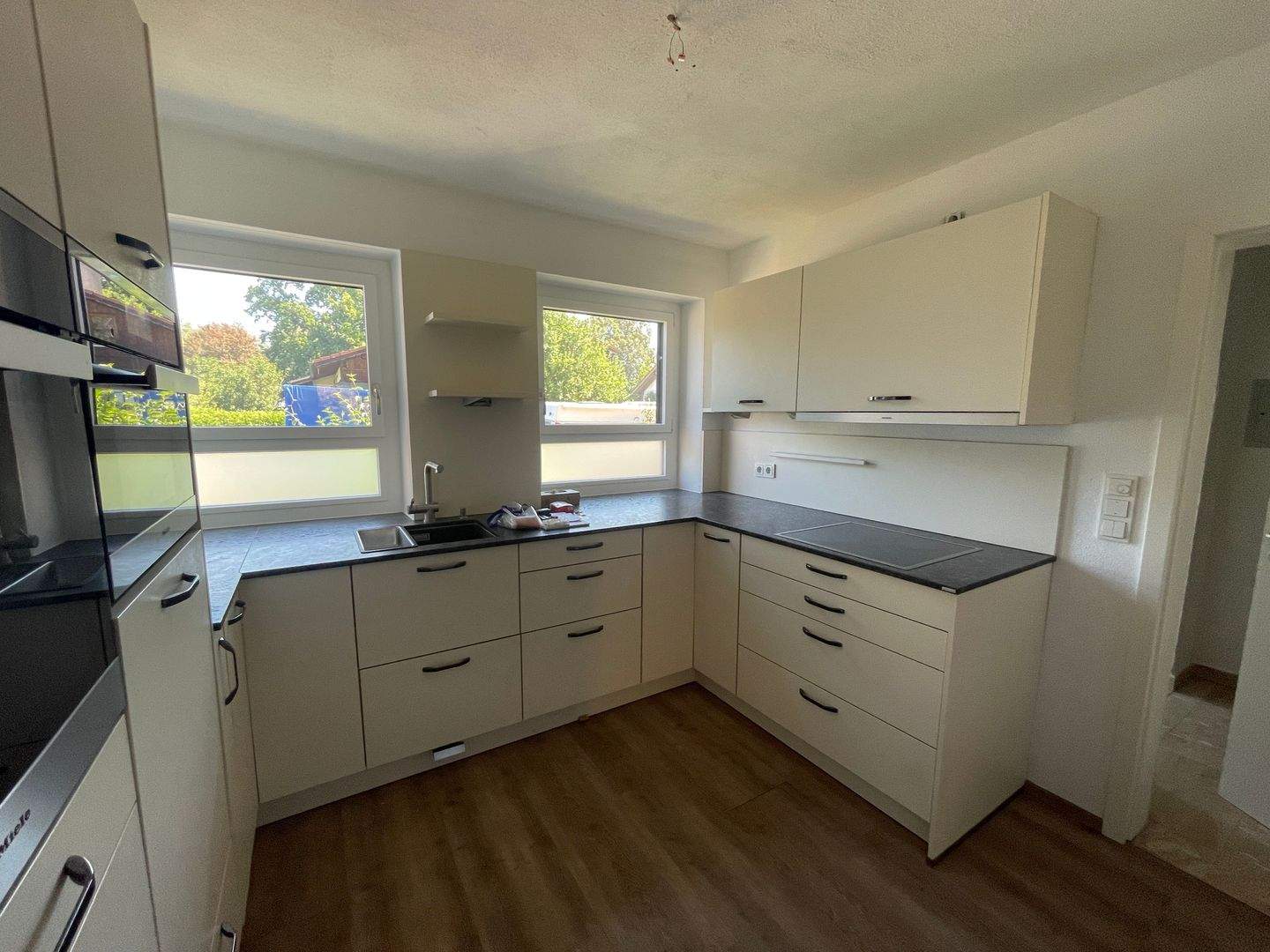 bild - Familienglück in Kolbermoor: Doppelhaushälfte mit Garten, Garage und viel Wohnkomfort