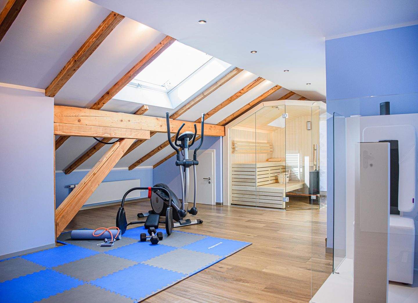 bild - Platz für die Familie – großzügige Maisonettewohnung mit eigenem Wellnessbereich in Kolbermoor