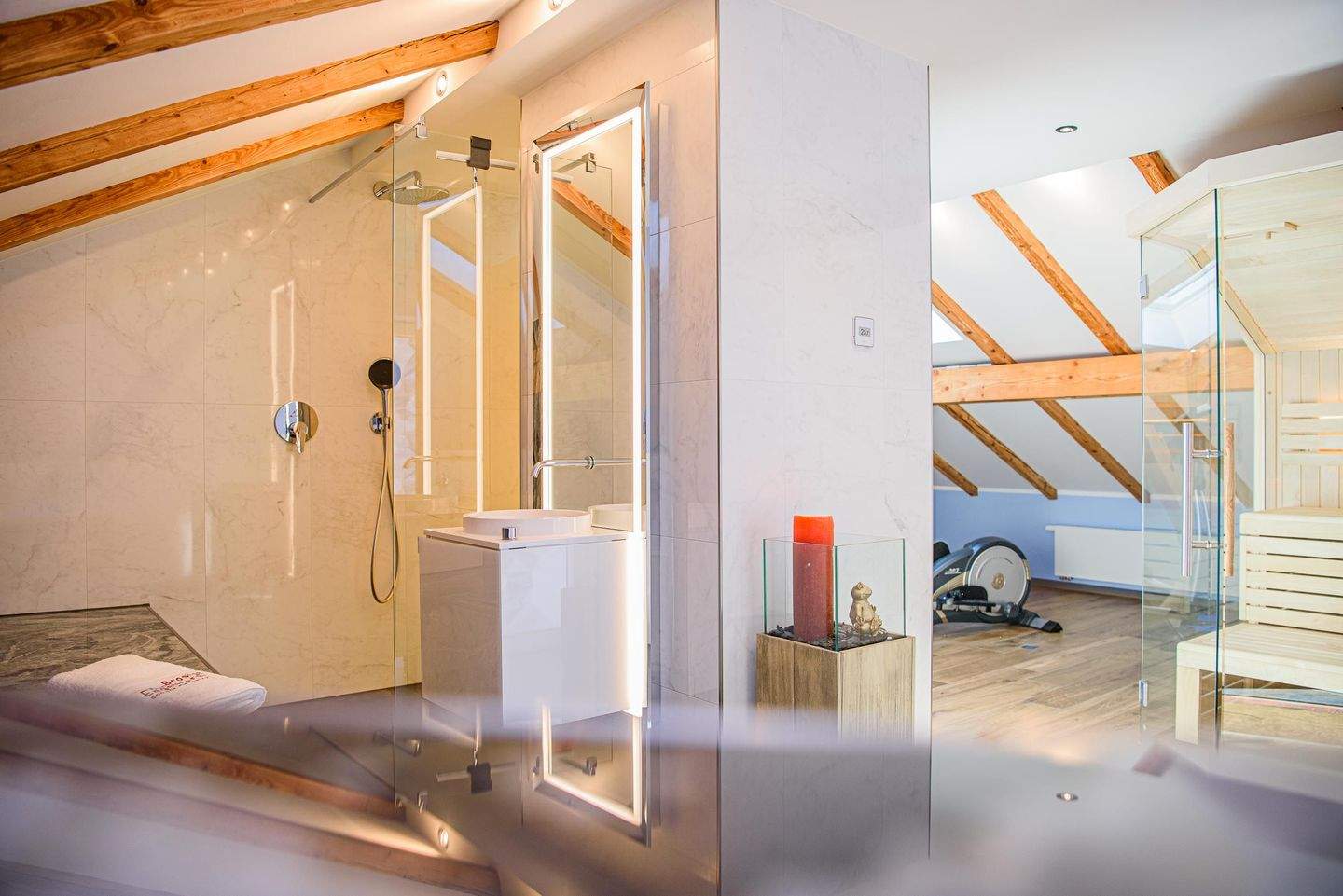 bild - Platz für die Familie – großzügige Maisonettewohnung mit eigenem Wellnessbereich in Kolbermoor